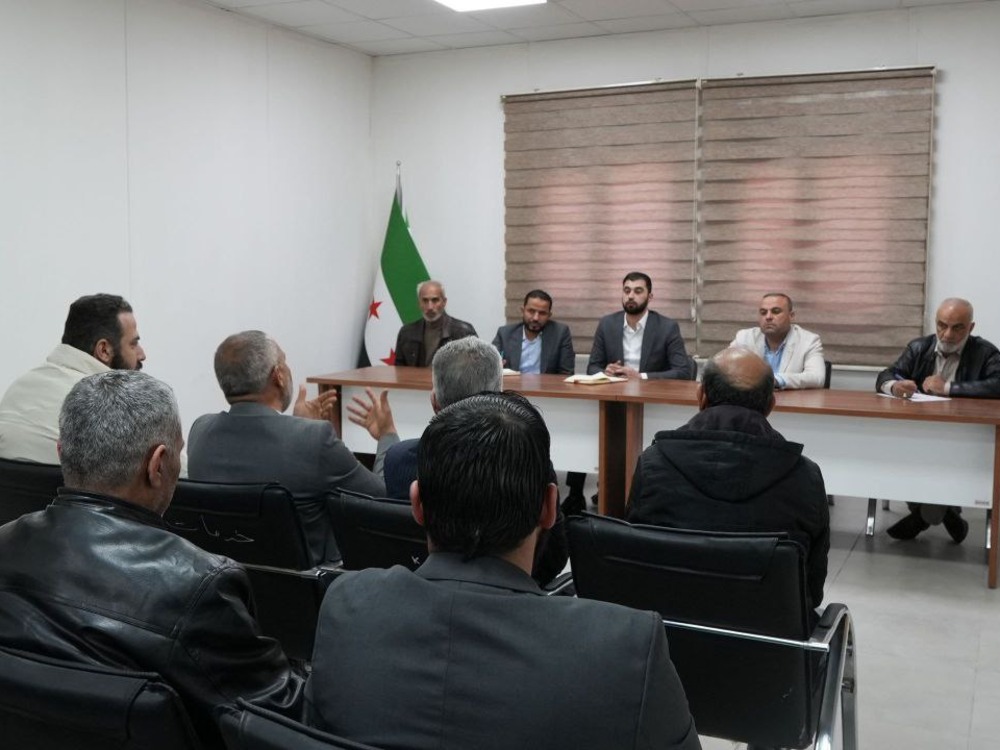 محافظ الرقة يبحث تسريع دمج المؤسسات في منطقة تل أبيض