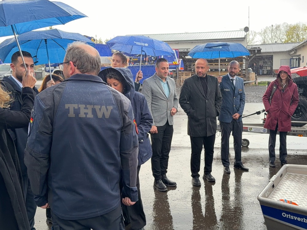 وزير الطوارئ وإدارة الكوارث يزور مقر الوكالة الألمانية للإغاثة التقنية