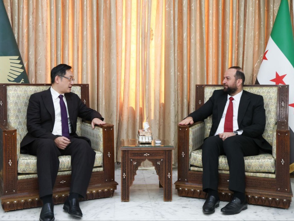 وزير الإعلام يبحث مع سفير الصين توسيع التعاون الإعلامي