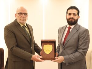 وزارة الداخلية تبحث مع نقابة المحامين تعزيز التعاون القانوني