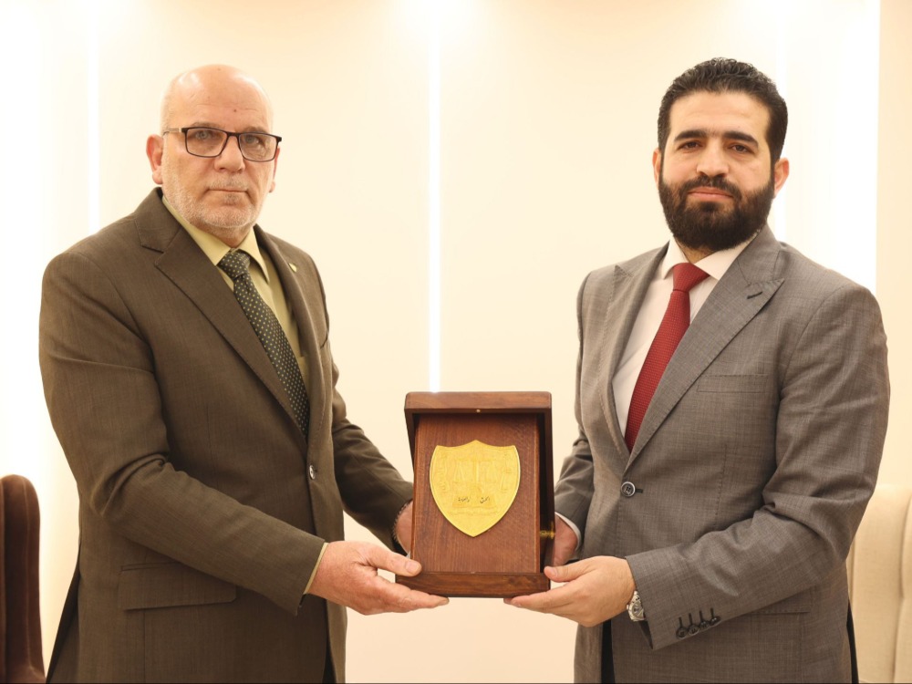 وزارة الداخلية تبحث مع نقابة المحامين تعزيز التعاون القانوني