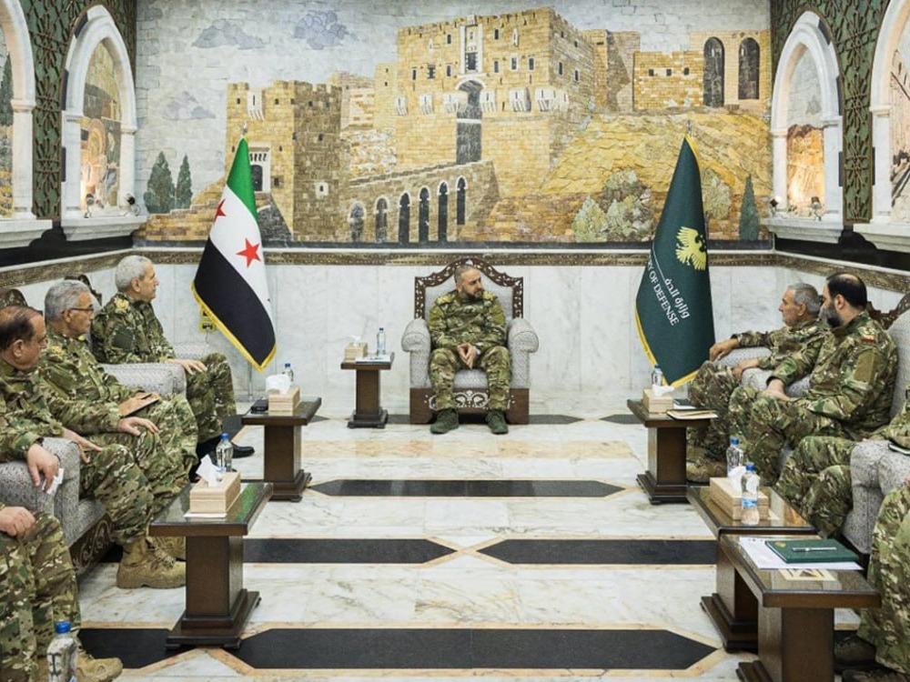 وزير الدفاع يترأس أول اجتماعات الهيئة الاستشارية العليا