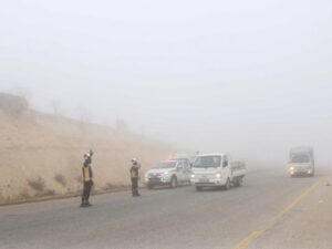 وزارة الطوارئ تحذر من ضباب كثيف يغطي عدة محافظات ويخفض مدى الرؤية