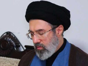 مجتبى خامنئي يتوعد باستمرار استهداف القواعد الأمريكية في دول الجوار