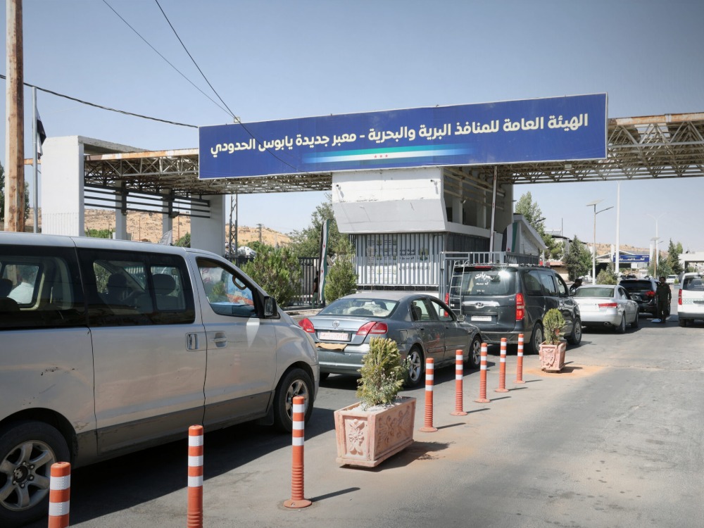 عودة حركة عبور المسافرين عبر معبر جديدة يابوس بعد توقف مؤقت