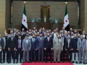 الرئيس الشرع يكشف خلال لقائه صحفيين بقصر الشعب ملامح الرؤية الشاملة لإعادة الإعمار