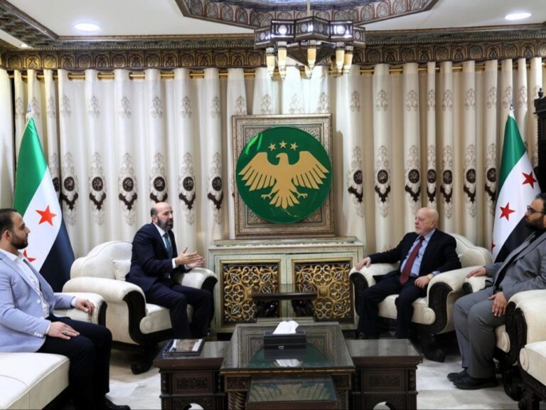 وزارة الاقتصاد تقرر إنشاء معمل إسمنت ومدينة صناعية في الرقة