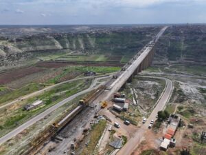 وزير الطوارئ للإخبارية: مشروع تأهيل جسر الرستن دخل مراحله النهائية