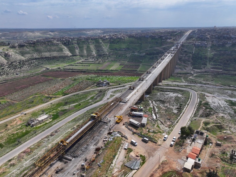 وزير الطوارئ للإخبارية: مشروع تأهيل جسر الرستن دخل مراحله النهائية