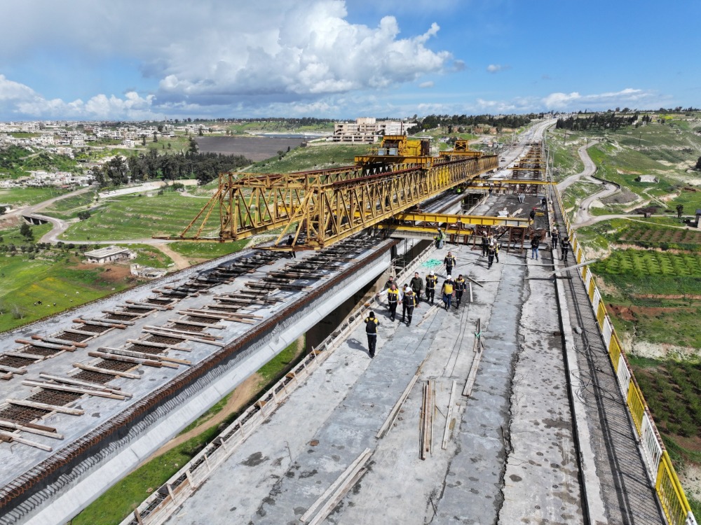 الدفاع المدني يعلن انجاز 85% من مشروع تأهيل جسر الرستن