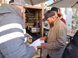 حملة لإزالة البسطات والإشغالات العشوائية في أحياء حلب