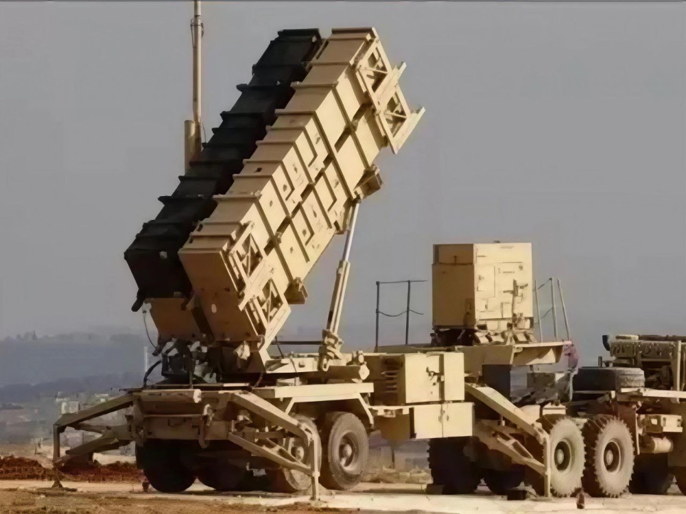 وزارة الدفاع السعودية: اعتراض 23 مسيرة و3 صواريخ باليستية استهدفت مواقع حيوية