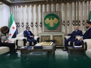 وزير الاقتصاد يبحث مع الفاو تطوير القطاع الزراعي واعتماد تقنيات الري الذكي