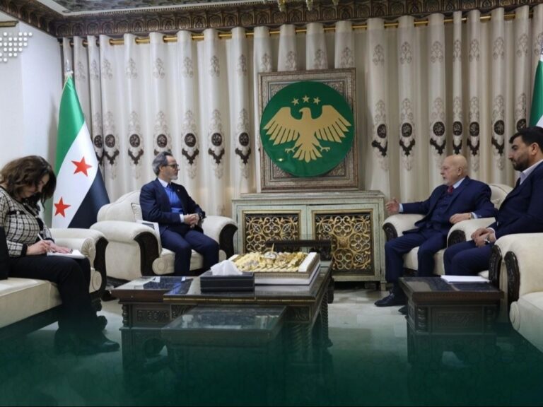 وزير الاقتصاد يبحث مع الفاو تطوير القطاع الزراعي واعتماد تقنيات الري الذكي