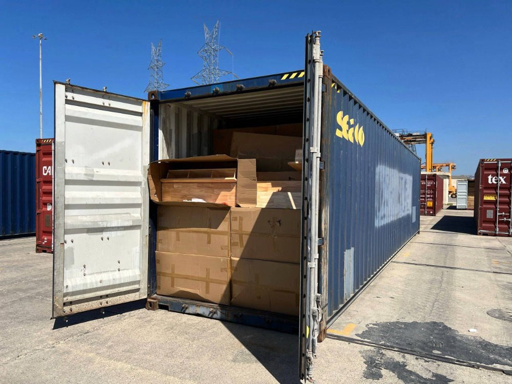 دعماً للقطاع التعليمي.. وصول 10 آلاف مقعد دراسي إلى مرفأ طرطوس