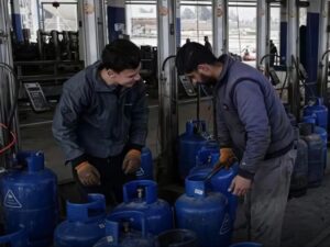 الشركة السورية للبترول تغلق 4 مراكز للغاز في اللاذقية لمخالفتها الأنظمة