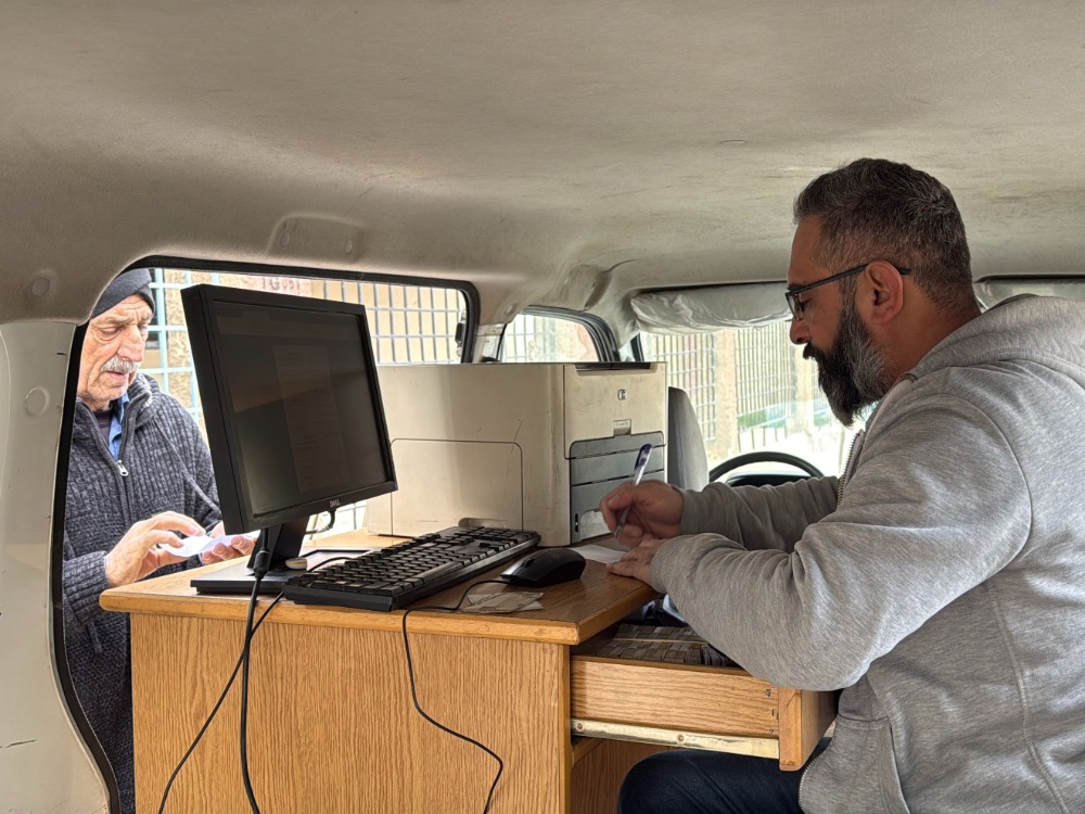 السورية للبريد تطلق أول مكتب بريدي متنقل في بلدة سقبا بريف دمشق