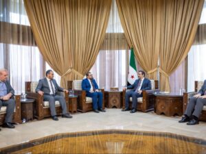 وزير الخارجية يبحث مع وزير العدل ولجنة تقصي الحقائق مستجدات أحداث السويداء