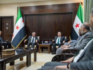 وزير المالية يبحث مع محافظ الحسكة أولويات إعادة تنشيط الخدمات المالية