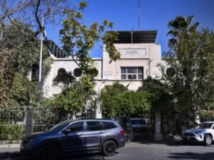 وزارة الصحة تطلق حملة طبية متخصصة لعلاج حالات المياه البيضاء وارتفاع ضغط العين