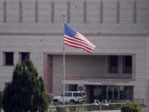 السفارة الأمريكية بدمشق تعلن تعذر تقديم الخدمات القنصلية لرعاياها بسوريا