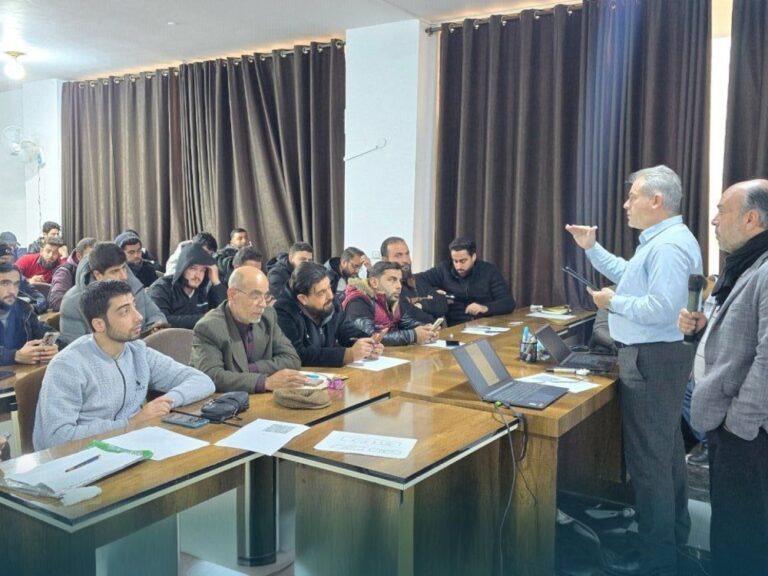 تنفيذاً للمبادرة الرئاسية... تدريبات مكثفة للباحثين في إدلب لمسح المخيمات