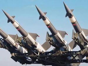 الإمارات تتصدى لهجوم إيراني واسع: إسقاط 15 صاروخاً باليستياً و119 مسيرة