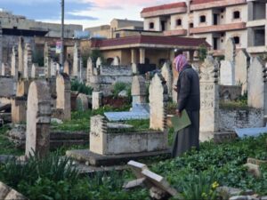 دموع وطمأنينة.. زيارات القبور تعيد للسوريين حق الحداد بلا خوف