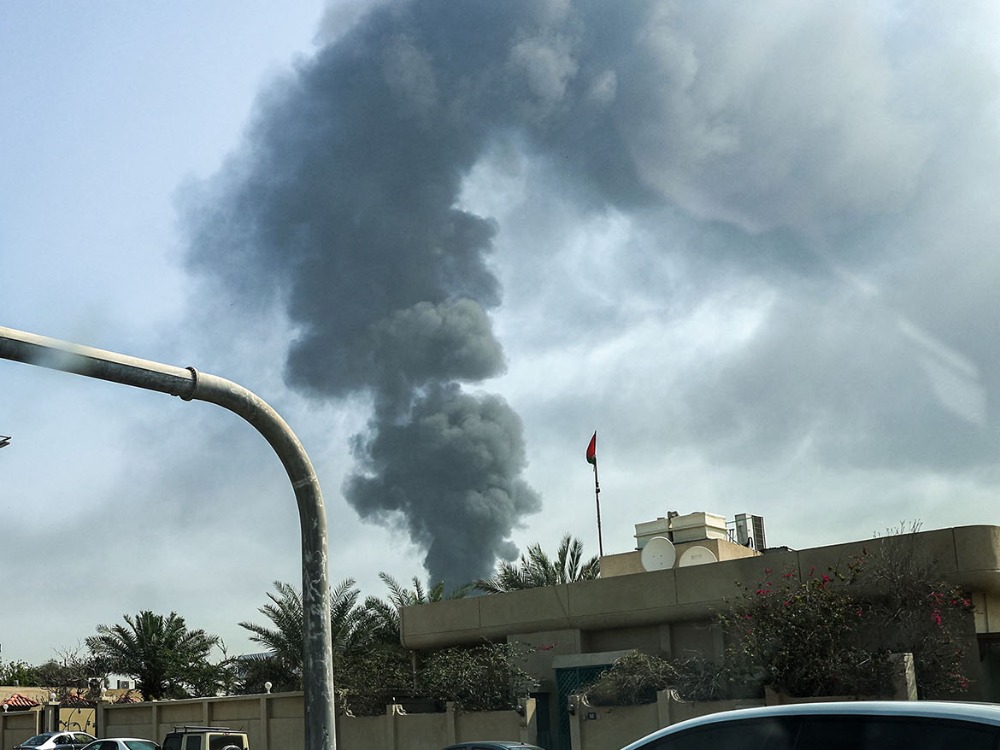 حريق في منطقة الفجيرة للصناعات البترولية في الإمارات إثر استهدافها بطائرة مسيّرة