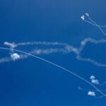 المسيرات الإيرانية تصيب أهدافاً حيوية في دبي وسلطنة عمان وتسفر عن إصابات