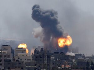 إسرائيل تعلن إصابة 150 شخصاً إثر الهجمات الإيرانية على عراد وديمونة