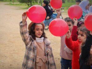 الجيش العربي السوري يوزّع هدايا العيد على الأطفال في عيد الفطر المبارك