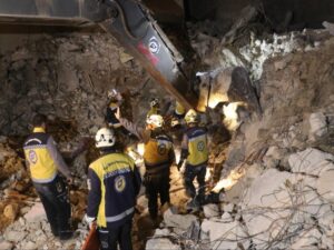 ارتفاع حصيلة ضحايا انهيار مبنى الأشرفية بحلب إلى 4 وفيات