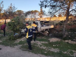 وفاة رجل وإصابة خمسة في حادثي سير منفصلين بريف إدلب