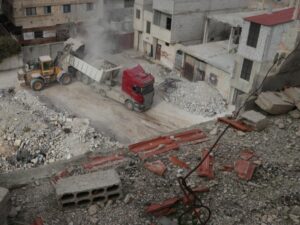 إزالة 75 ألف متر مكعب من أنقاض دوما وداريا بريف دمشق