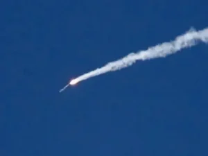 إسقاط مسيّرات إيرانية في الكويت والسعودية والتصدي لاعتداءات صاروخية في الإمارات