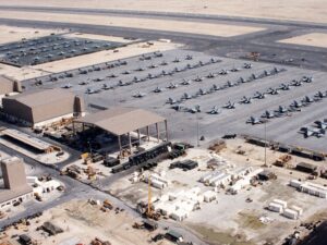 الحرس الثوري الإيراني يعلن استهداف قاعدة أمريكية في البحرين