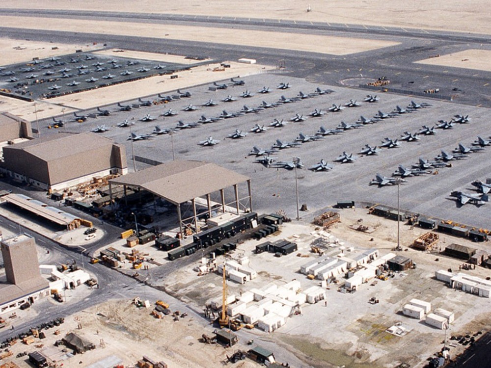 الحرس الثوري الإيراني يعلن استهداف قاعدة أمريكية في البحرين