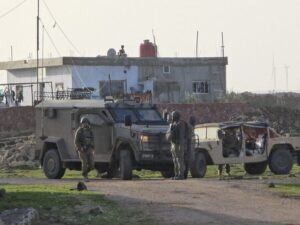 الاحتلال الإسرائيلي يعتقل شابين غربي صيدا الحانوت بريف القنيطرة