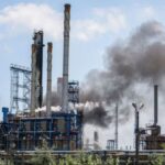 اندلاع حرائق في مصفاتي عبدالله والأحمدي بالكويت جراء هجمات بطائرات مسيرة