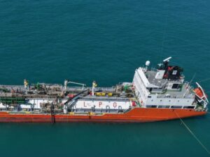 السورية للبترول تعلن استقبال نواقل نفطية جديدة في مصب بانياس