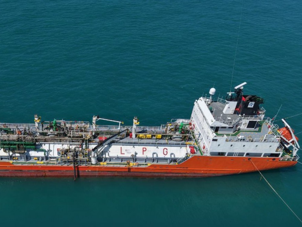 السورية للبترول تعلن استقبال نواقل نفطية جديدة في مصب بانياس