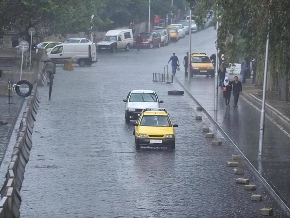 هطولات مطرية غزيرة في معظم المناطق والحرارة أدنى من معدلاتها السنوية