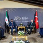 الرئيس أحمد الشرع يلتقي نظيره التركي على هامش منتدى أنطاليا