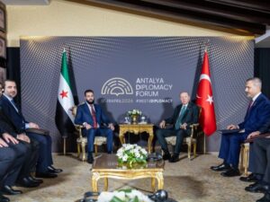 الرئيس أحمد الشرع يلتقي نظيره التركي على هامش منتدى أنطاليا