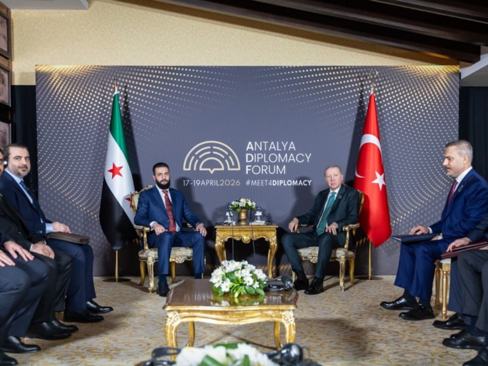 الرئيس أحمد الشرع يلتقي نظيره التركي على هامش منتدى أنطاليا