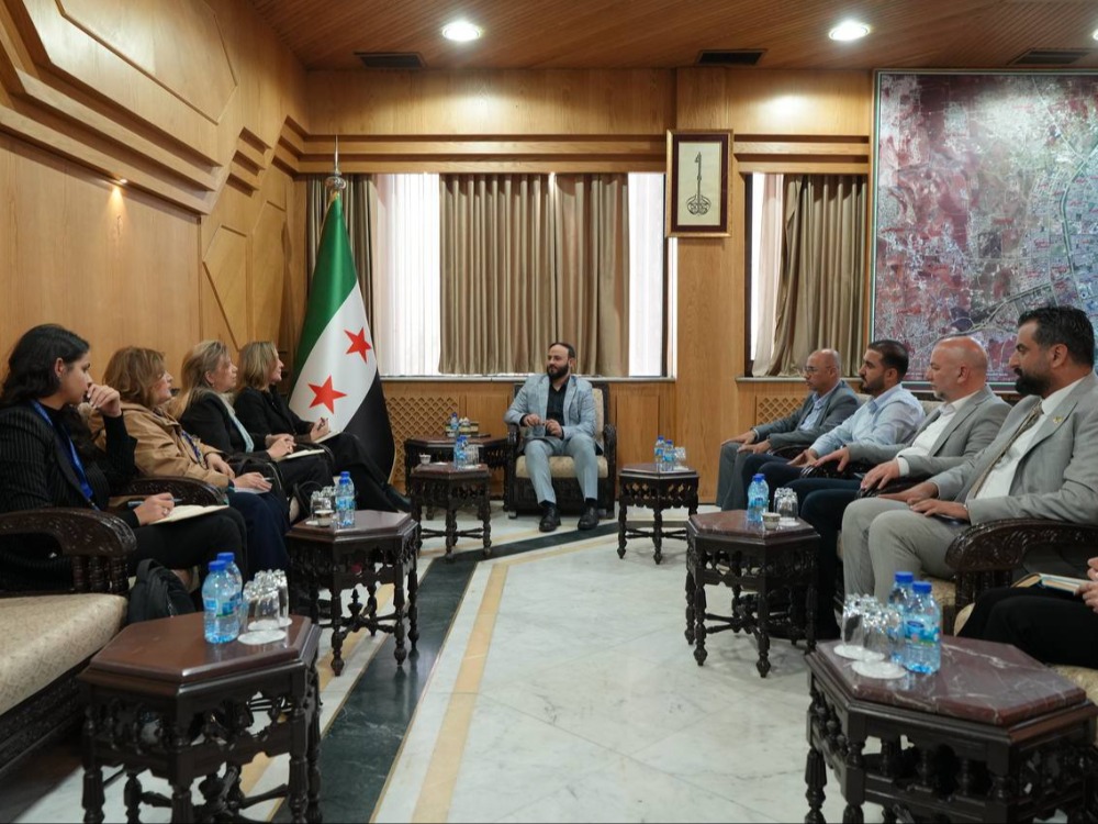 محافظ حلب يبحث مع برنامج الأمم المتحدة للإسكان تسريع مشاريع الإسكان