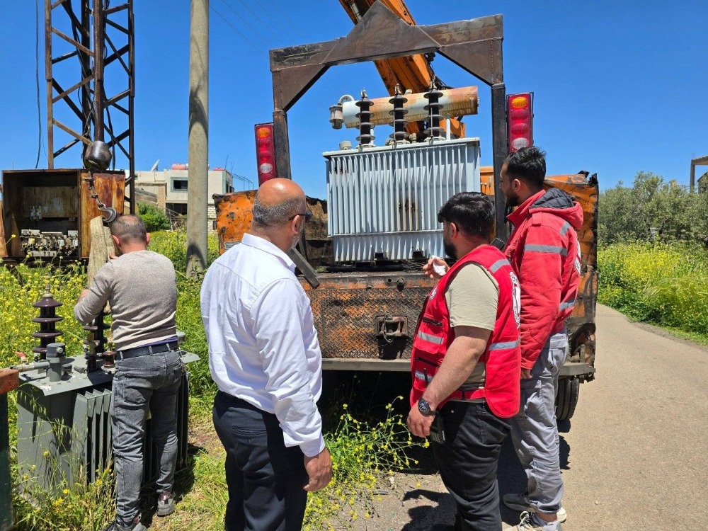 السويداء.. تأهيل شبكة كهرباء المزرعة تمهيداً لعودة الأهالي