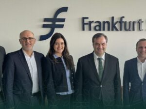 حاكم المصرف المركزي يزور جامعة فرانكفورت للعلوم المالية