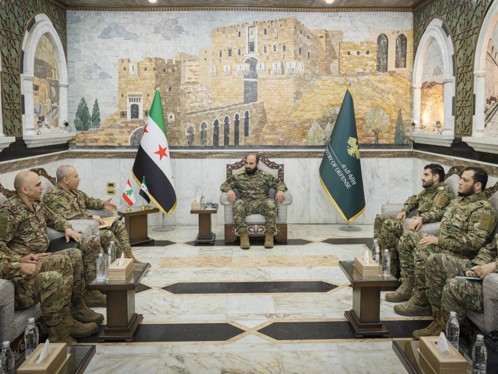 رئيس هيئة الأركان يبحث مع وفد الجيش اللبناني ملف الحدود والتهريب